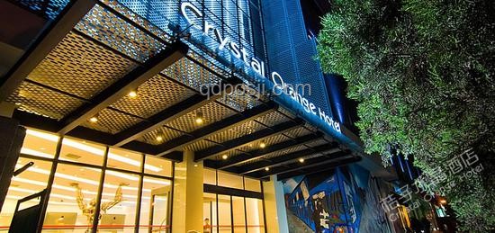 桔子酒店卫生事件：蒸熟蟑螂引发信任危机